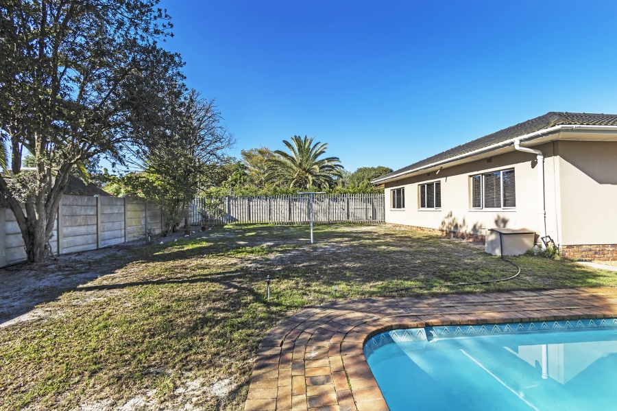 3 Bedroom Property for Sale in Amandelrug Western Cape